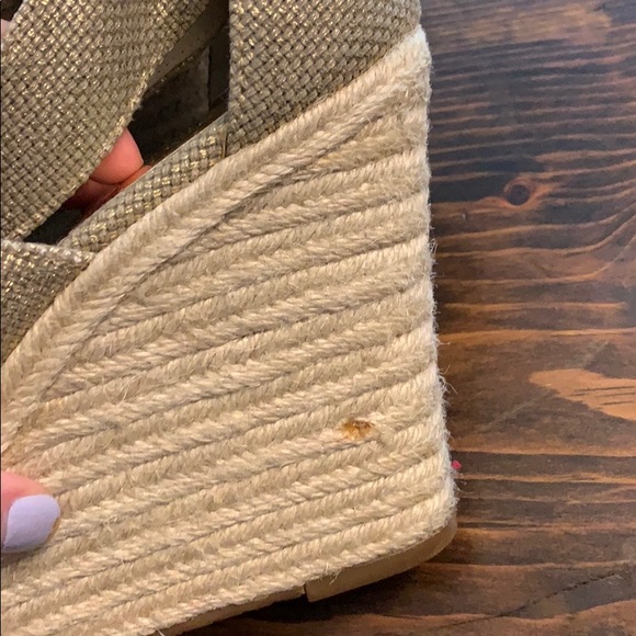 Michael Kors gold wedges size 8.5 - Picture 4 of 4